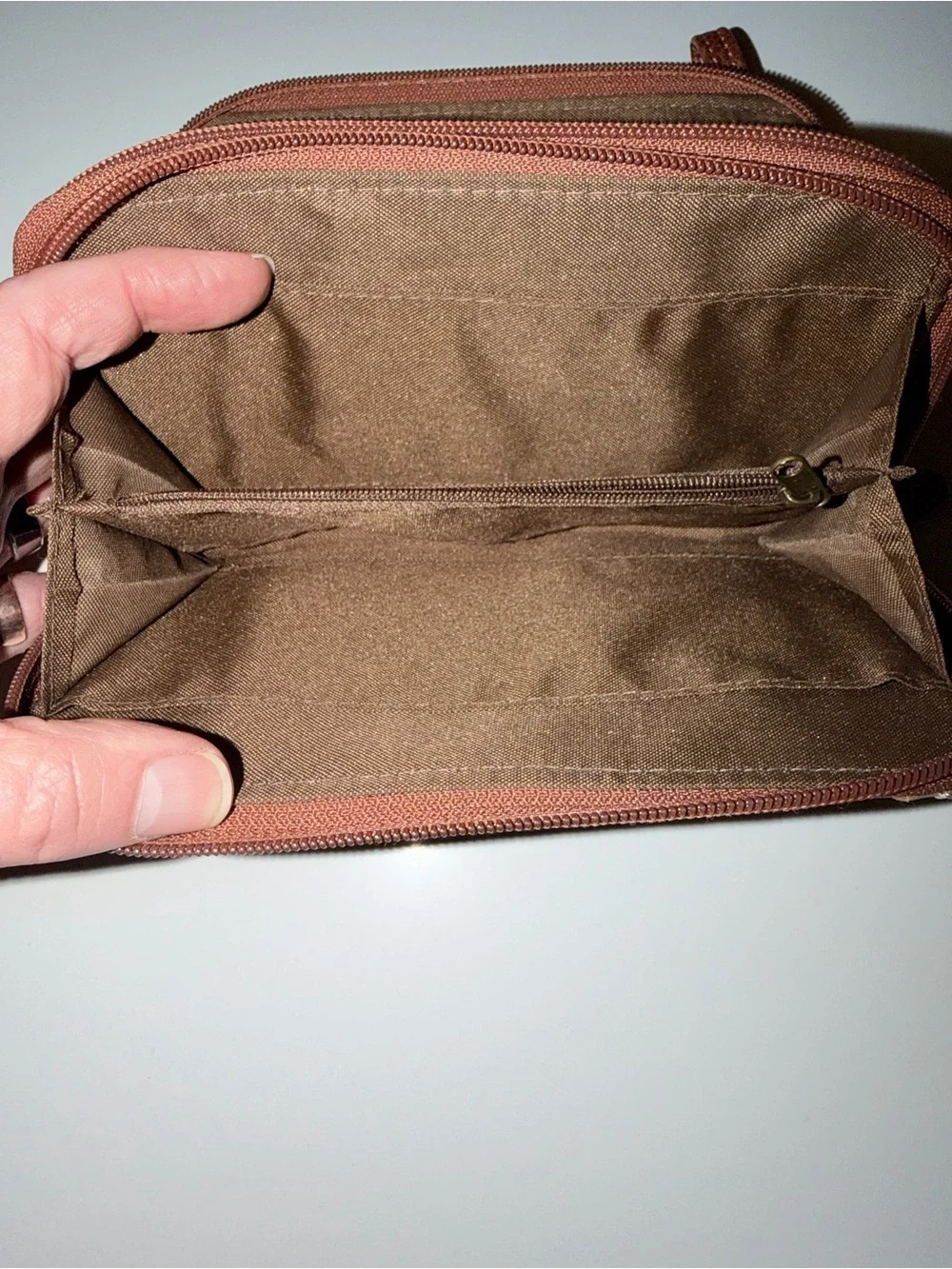 b.o.c. Two-Tone Quilted/Leather Zip Card Case in Brown & Taupe - Picture 4 of 5